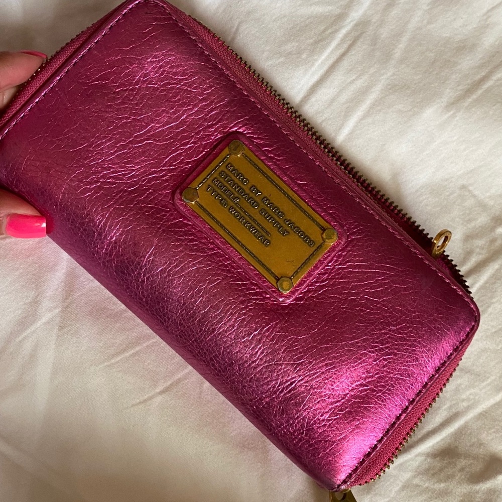 Hot pink metallic wallet💗